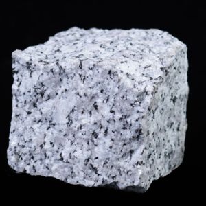 انواع سنگ گرانیت و تراورتن را میتوان به صورت کوبیک نامنظم عرضه کرد